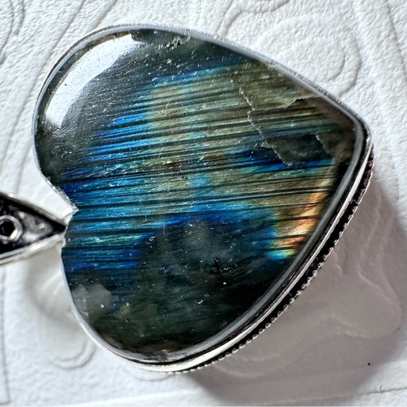 Lustrous Labradorite Heart Pendant Necklace with Iridescent Natural Stone 1904 G - Picture 6 of 13